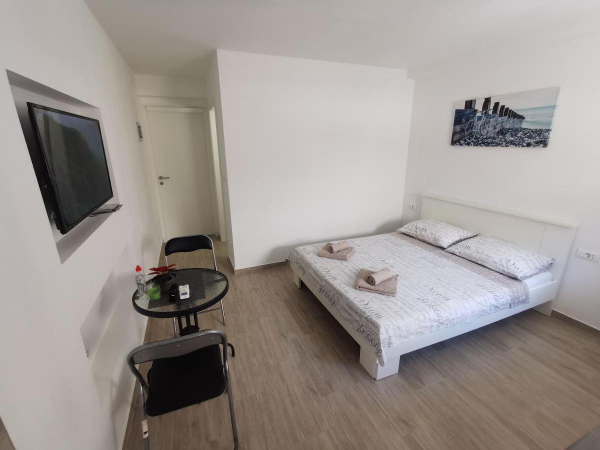 Ferienwohnung Twins Pula Exterior foto